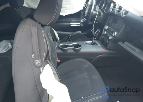 2019 Ford Mustang Ecoboost z USA, uszkodzony, nr VIN 1FA6P8TH8K5132182